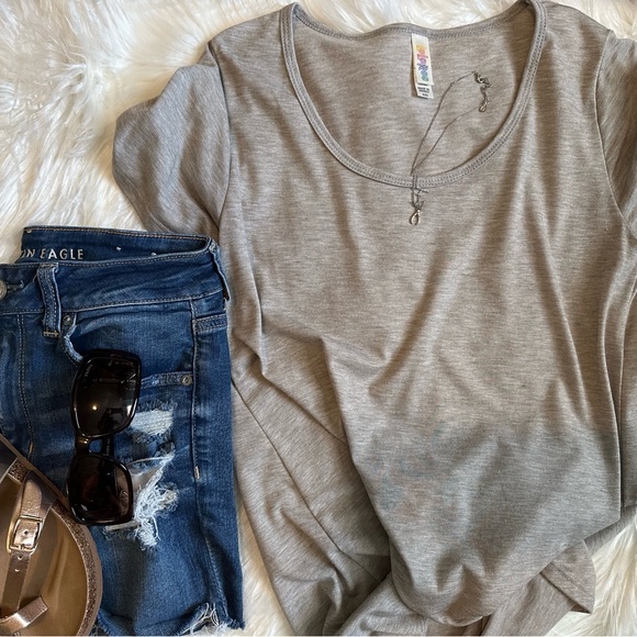 Gray Lularoe Classic Tee - Picture 1 of 7